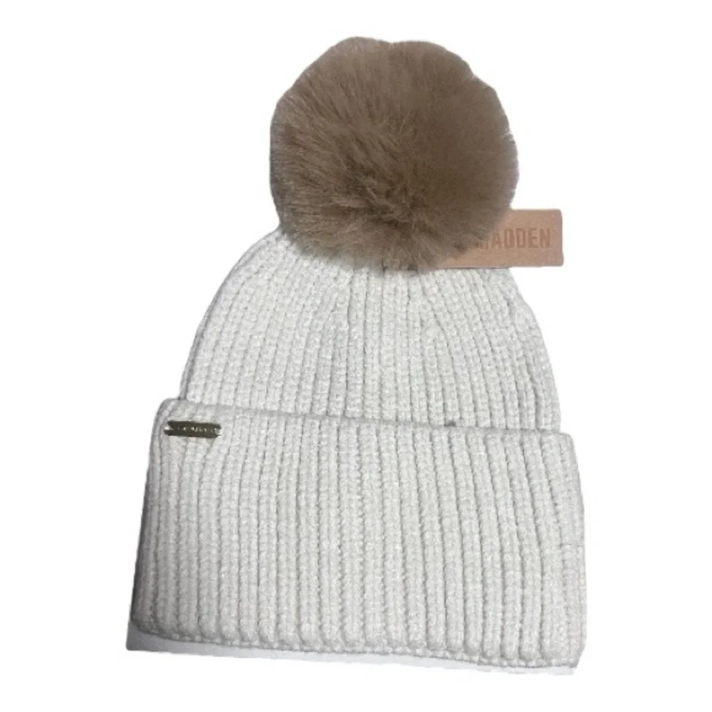 Steve Madden NWT Cream Knit Pom-Pom Beanie